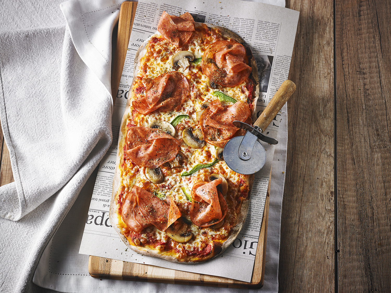 https://www.hoteluniversel.com/wp-content/uploads/2015/04/pizza-americana.jpg