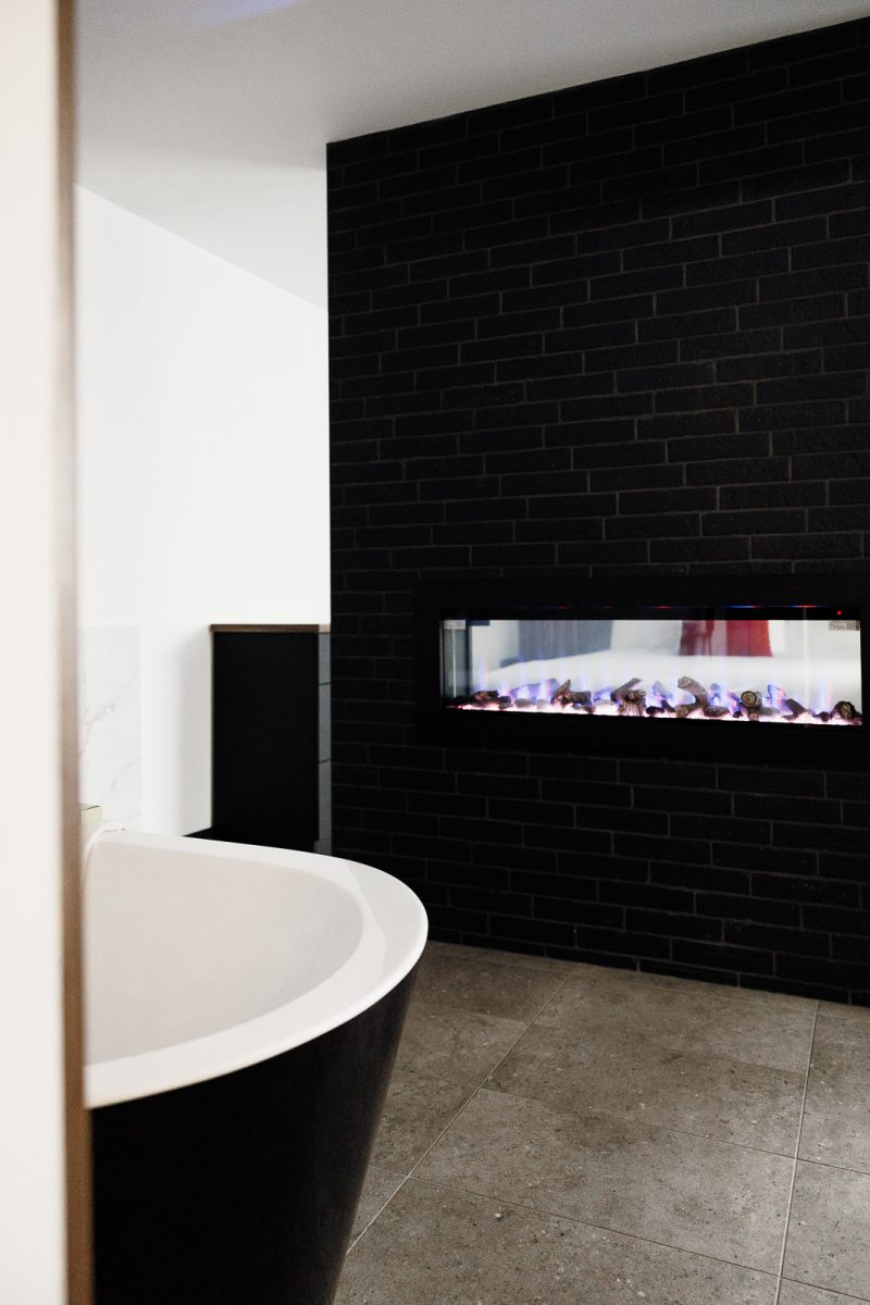 https://www.hoteluniversel.com/wp-content/uploads/2025/10/MC-Photographe-Nov2024-15-800x1200.jpg